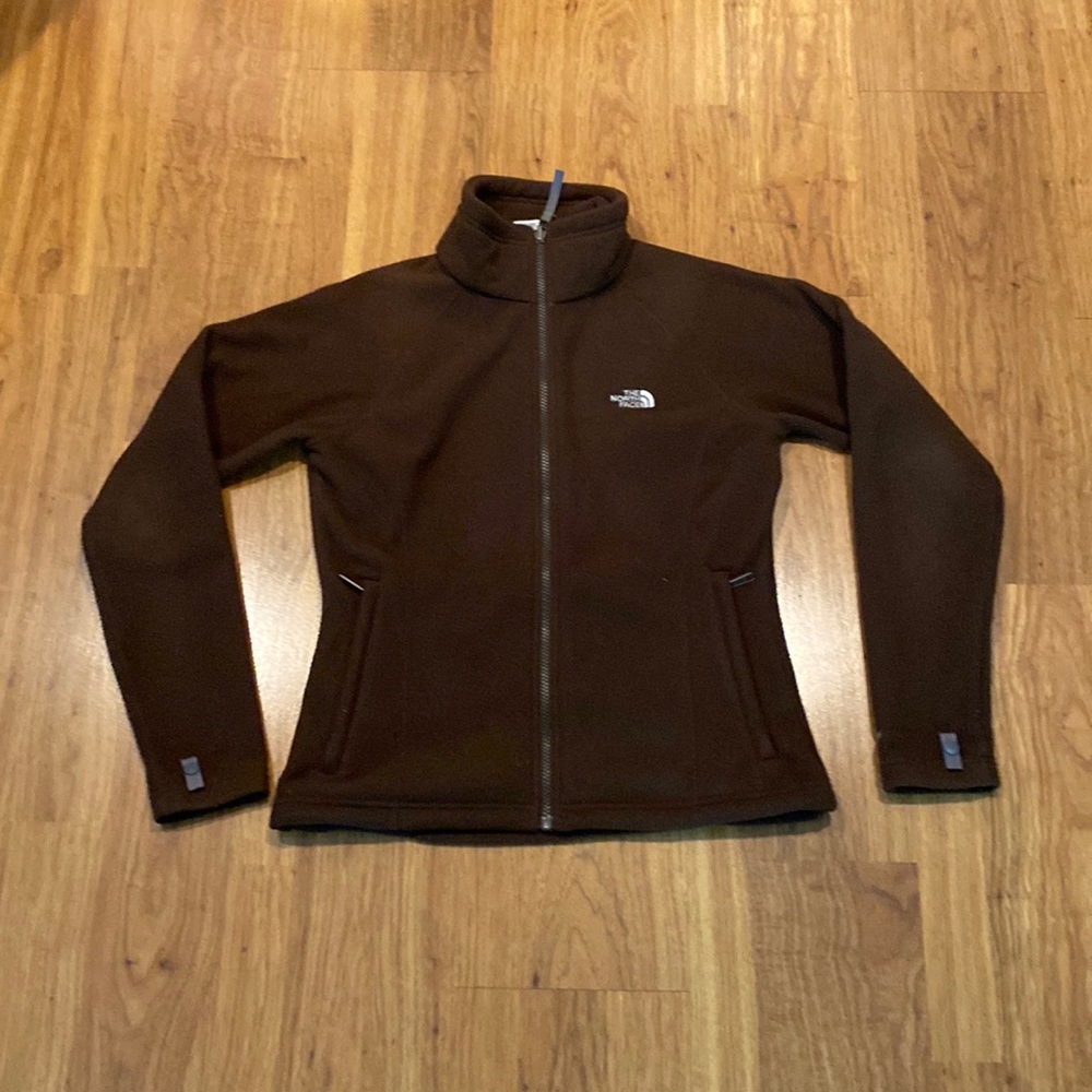 THE NORTH FACE zip up fleece in chocolate brown.